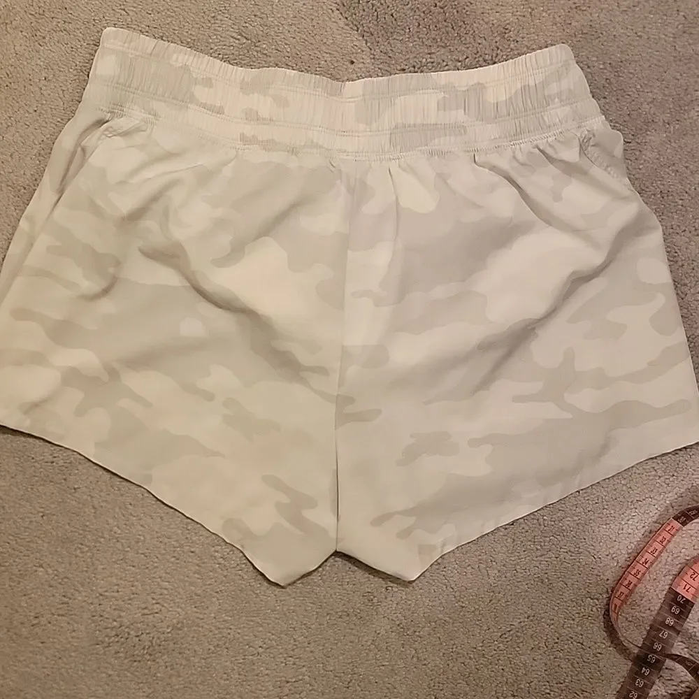 Women's Camouflage Shorts Sz Med - Picture 6 of 8